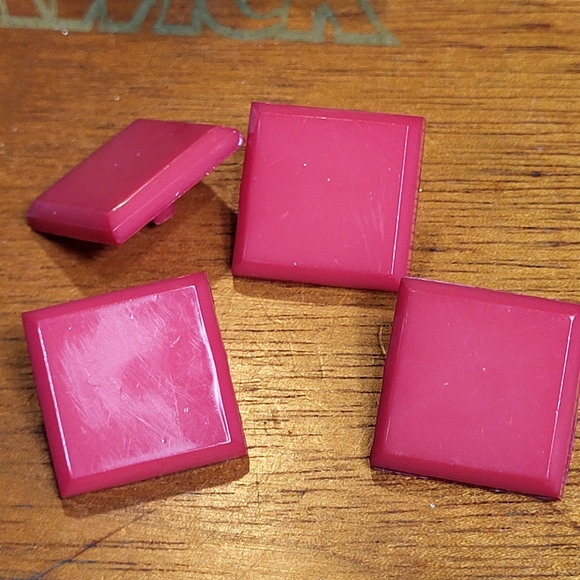 Vintage Red Square Plastic Shank Sewing Buttons ~ 4 Pieces - Picture 6 of 13